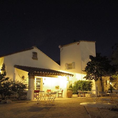 Cacharel Hotel Saintes-Maries-de-la-Mer Exterior photo